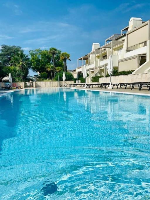 Residence Jesolo Lido Centro Con Piscina Zewnętrze zdjęcie